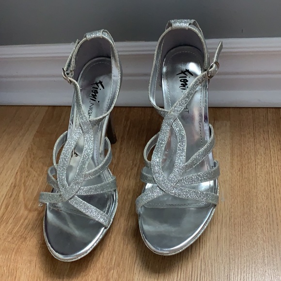 Sparkly high heels - Picture 3 of 4